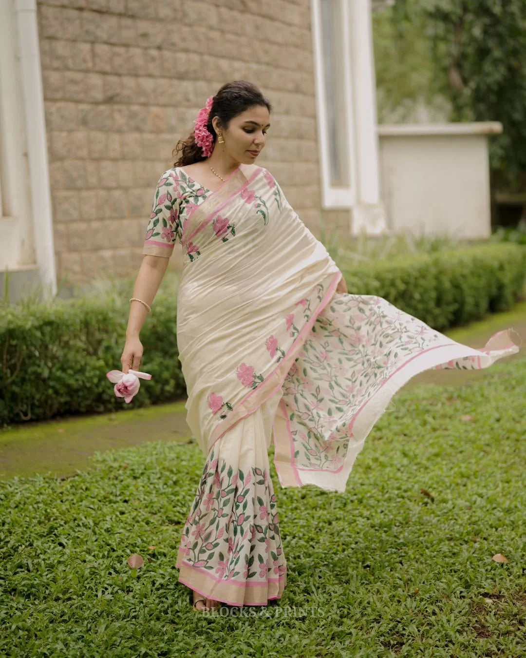 Digital Printed Women's Linen Cotton Saree, Off-White with Pink Floral Print, Traditional Border